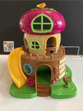 Woodzeez Acorn Treehouse Mushroom Playhouse Adventure Toy Li- Pink & Yellow